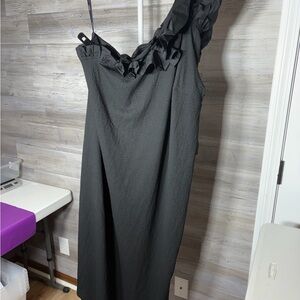 Eloquii Elegant Black One-Shoulder Dress 850